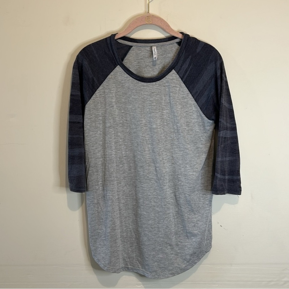 🖤Z Supply gray and blue camo 3/4 sleeve crew neck tee shirt top size medium